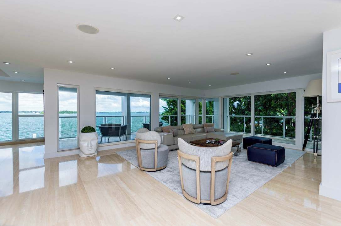 Photo of Livingroom in Venetian Islands