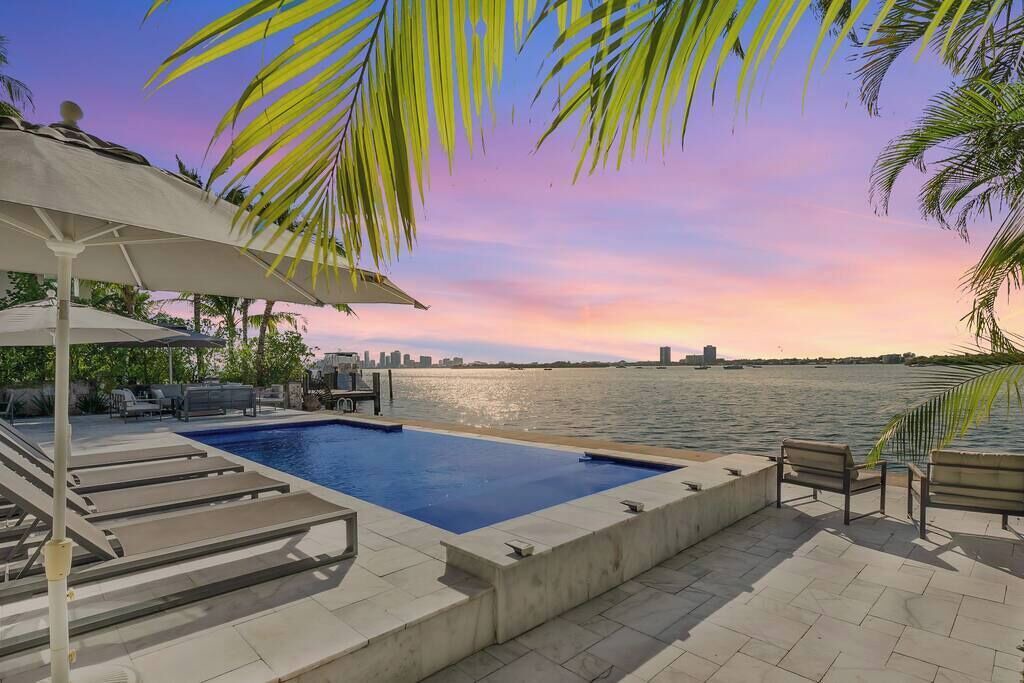 Photo of Outdoor in North Bay Village