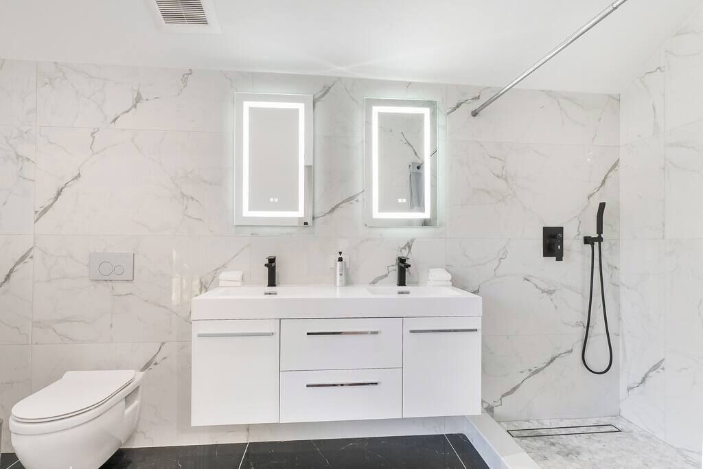 Photo of Bathroom in North Bay Village