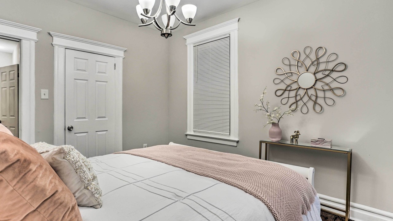 Photo of Bedroom in Weequahic