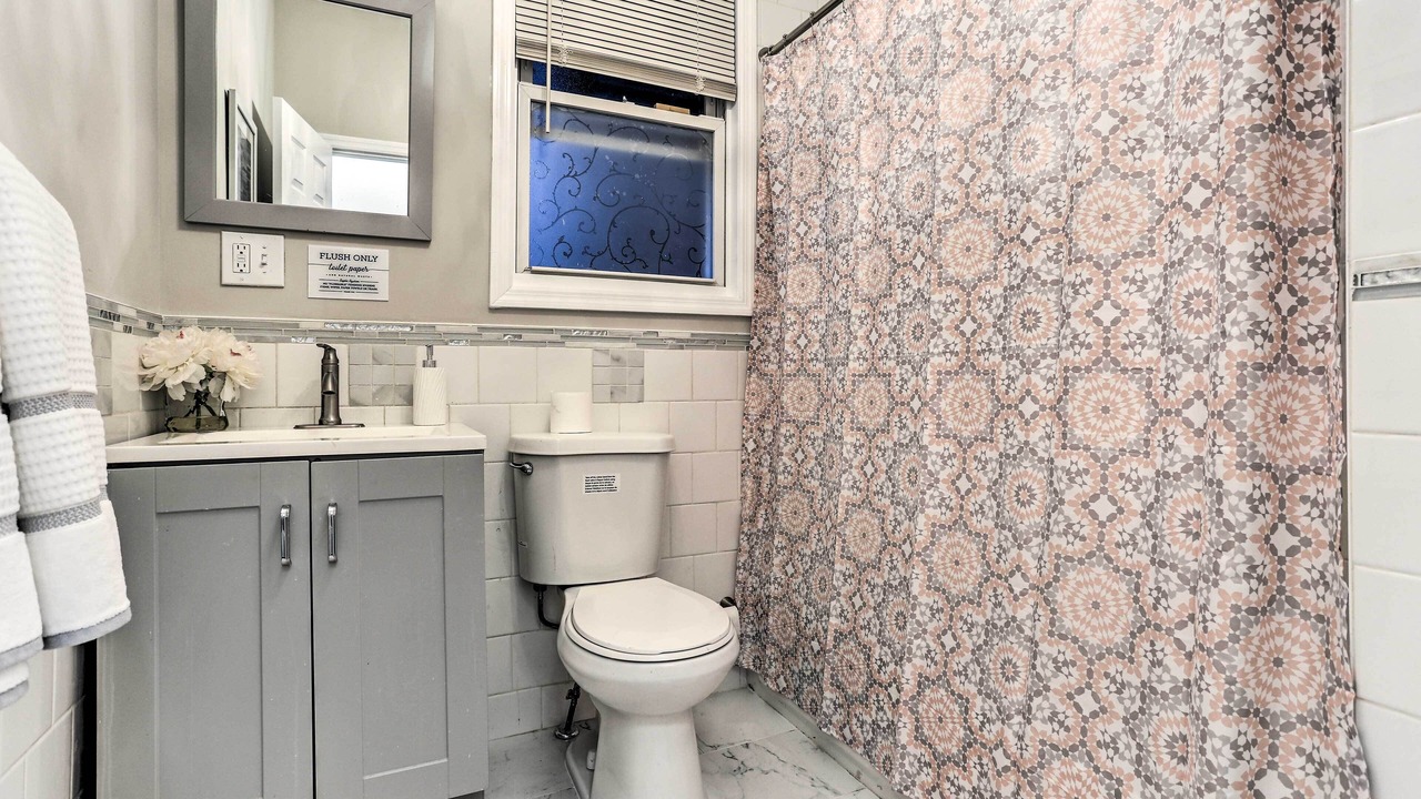 Photo of Bathroom in Weequahic