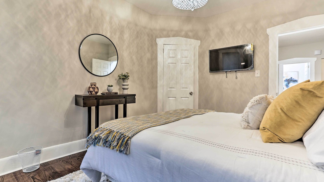 Photo of Bedroom in Weequahic