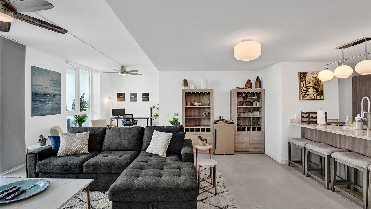 Photo of Livingroom in Central Beach