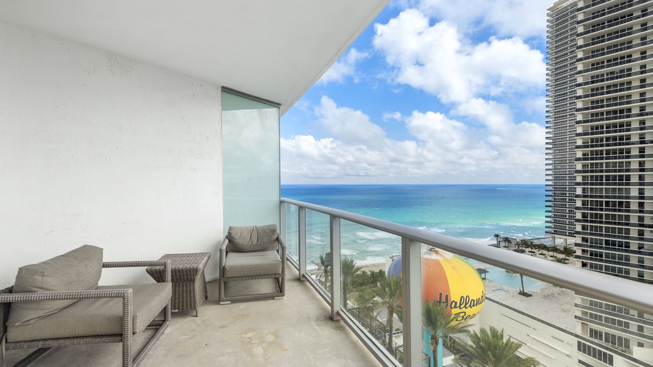 Photo of Outdoor in Hollywood South Central Beach