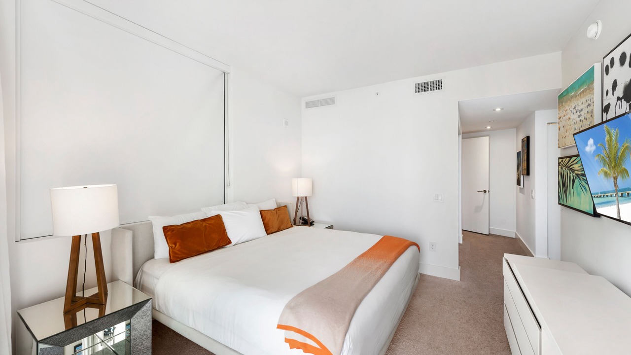 Photo of Bedroom in Hollywood South Central Beach