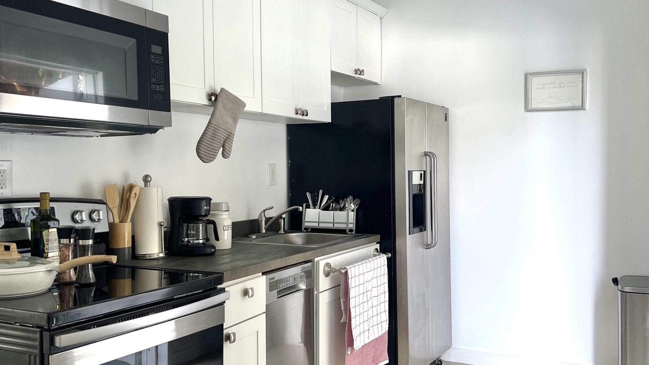Photo of Kitchen in Lauderdale Beach