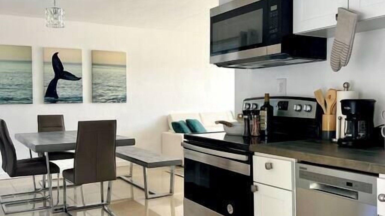 Photo of Kitchen in Lauderdale Beach