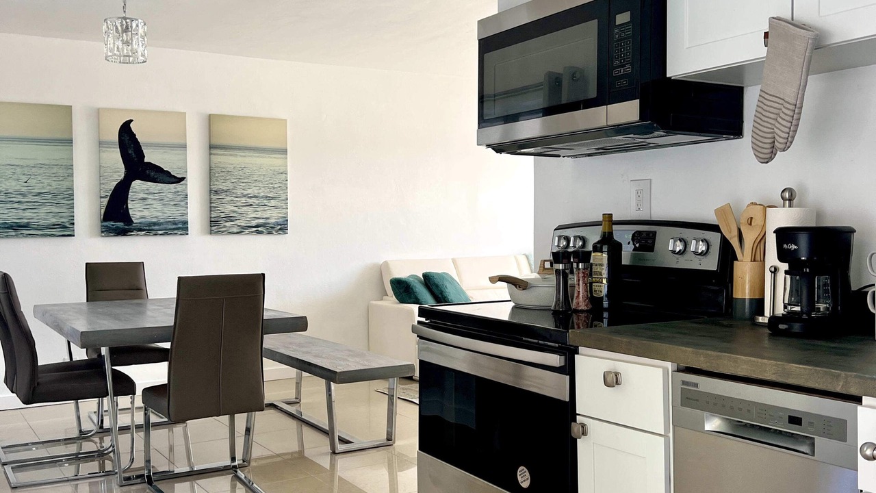 Photo of Kitchen in Lauderdale Beach