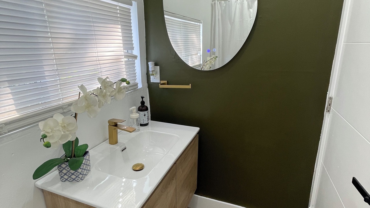 Photo of Bathroom in Little Haiti
