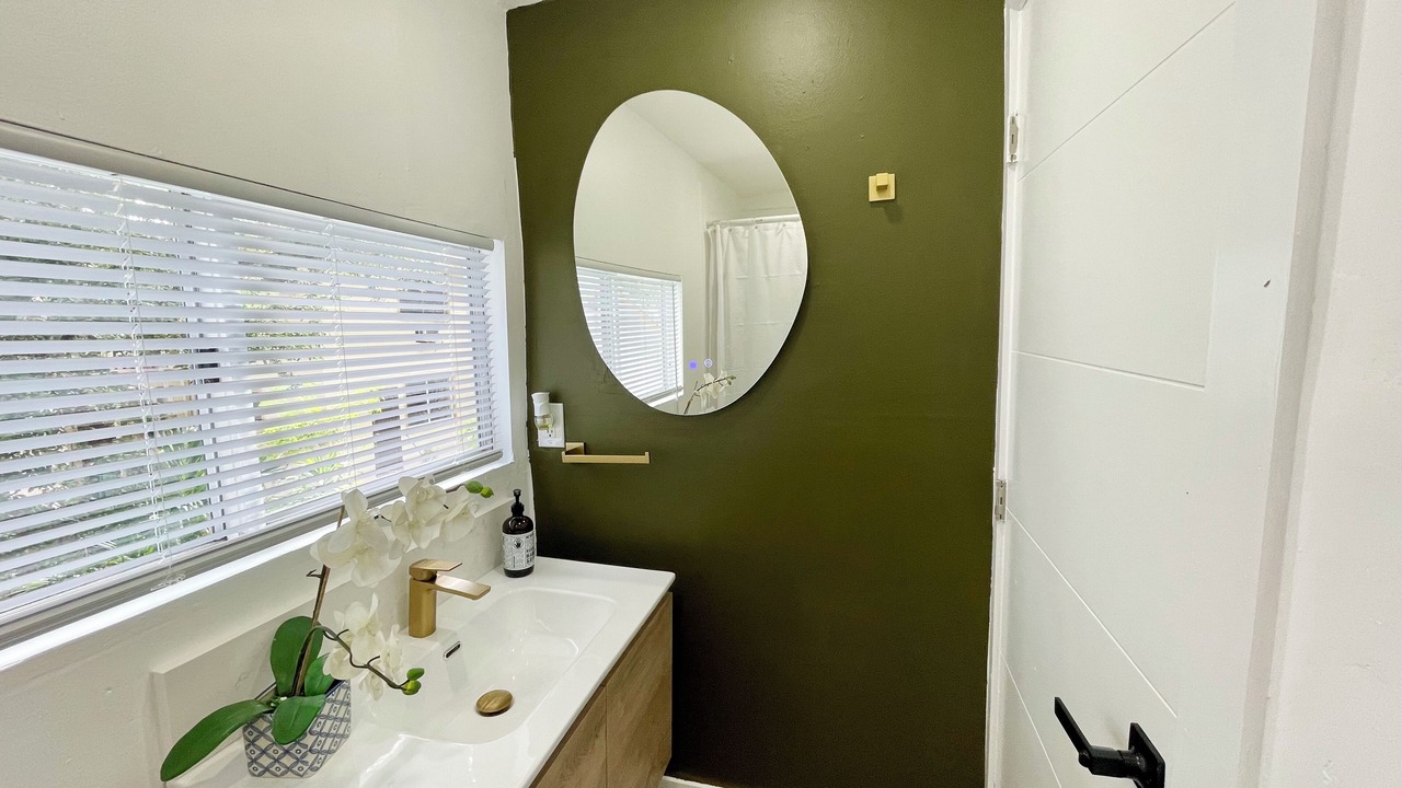 Photo of Bathroom in Little Haiti