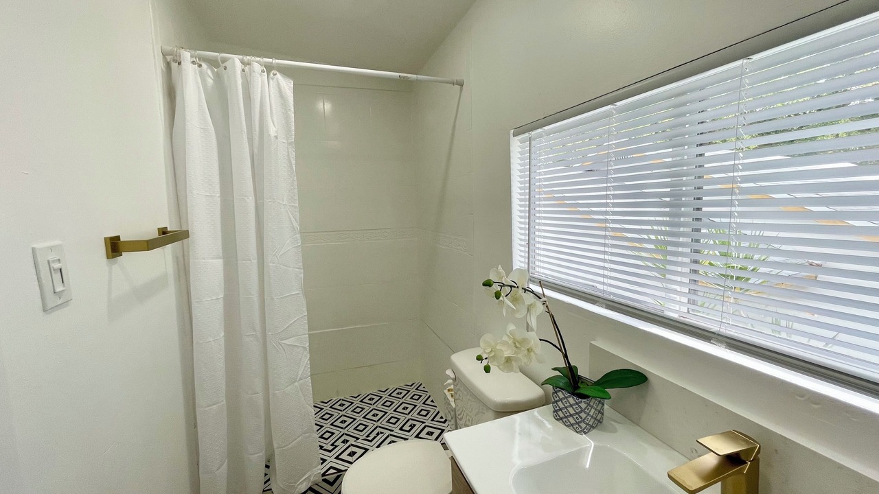 Photo of Bathroom in Little Haiti