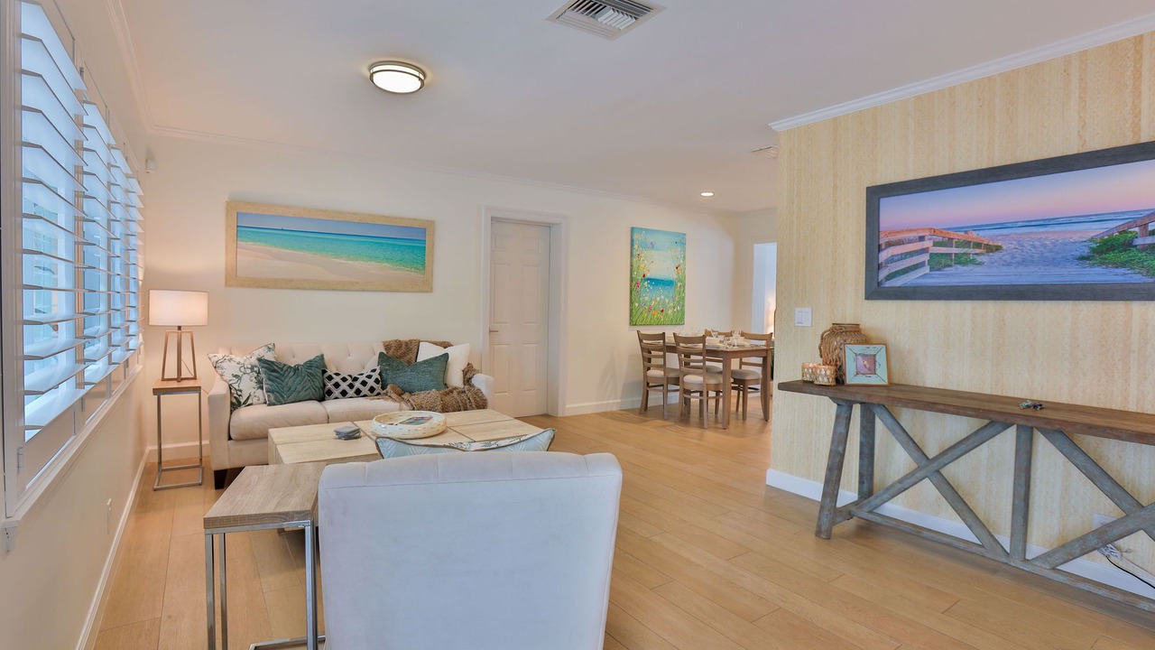 Photo of Livingroom in Lake Ida Shores