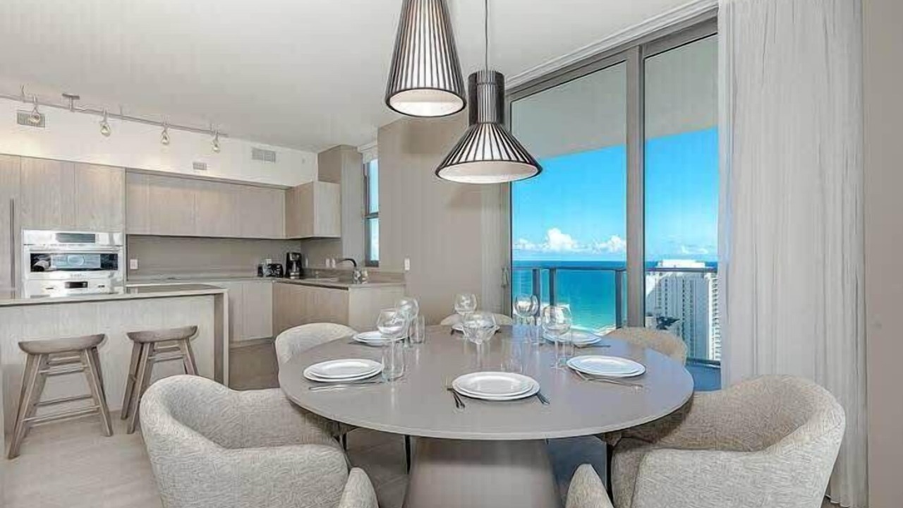 Photo of Livingroom in Hollywood South Central Beach