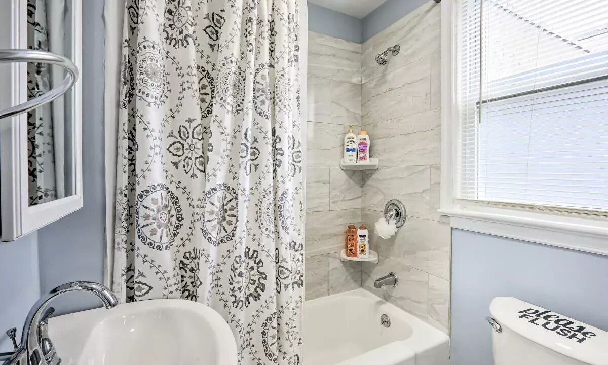 Photo of Bathroom in Linden