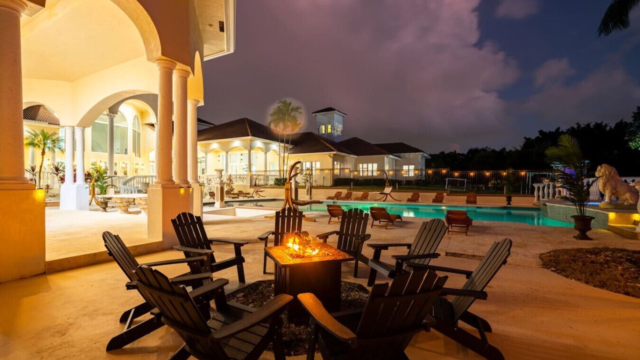 Photo of Outdoor in Weston
