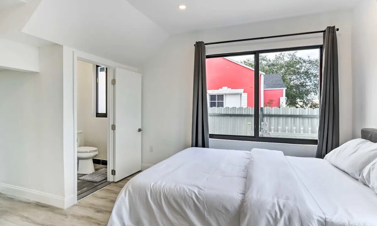 Photo of Bedroom in Allapattah