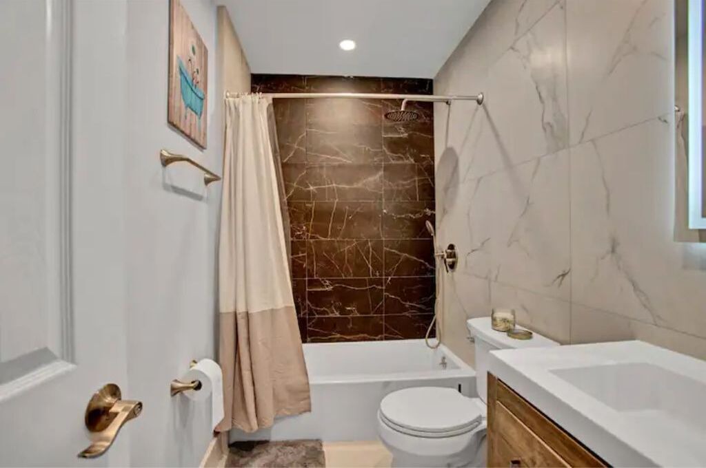 Photo of Bathroom in Highland Garden