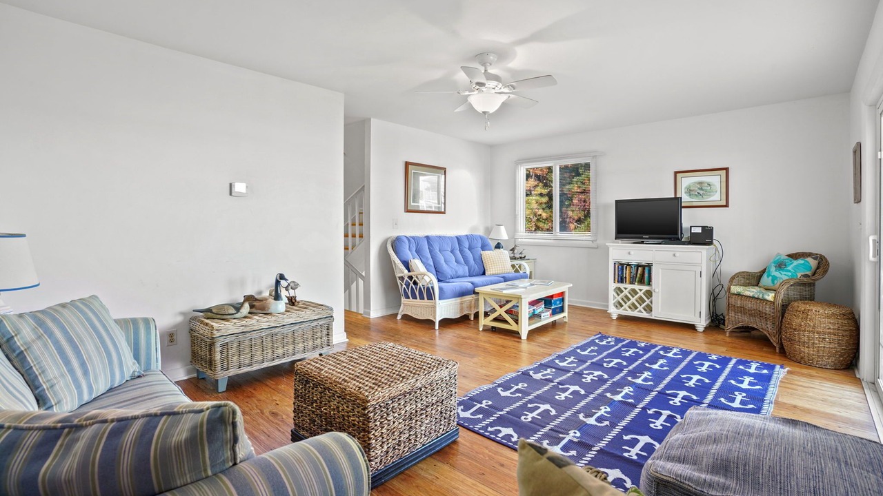 Photo of Livingroom in Piney Island