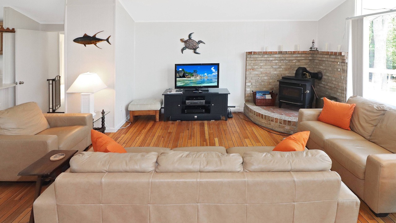 Photo of Livingroom in Deep Hole