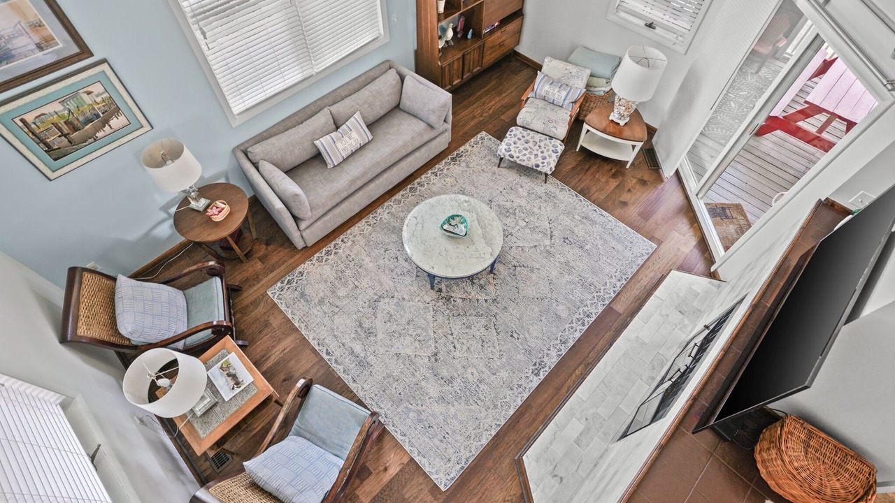 Photo of Livingroom in Deep Hole