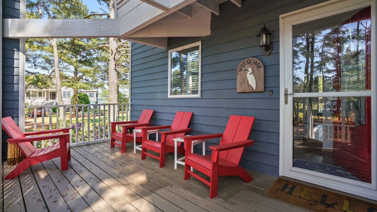 Photo of Patio Balcony in Deep Hole
