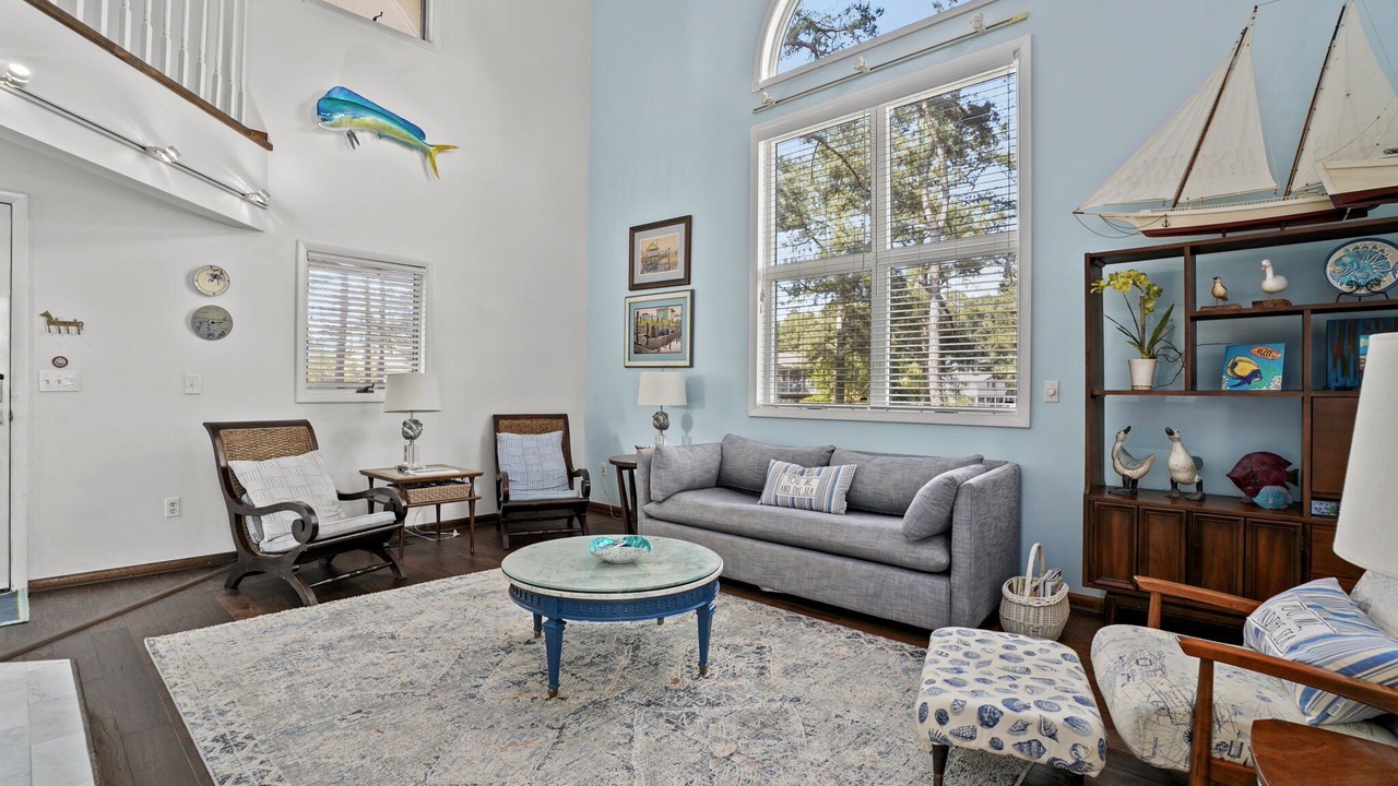 Photo of Livingroom in Deep Hole