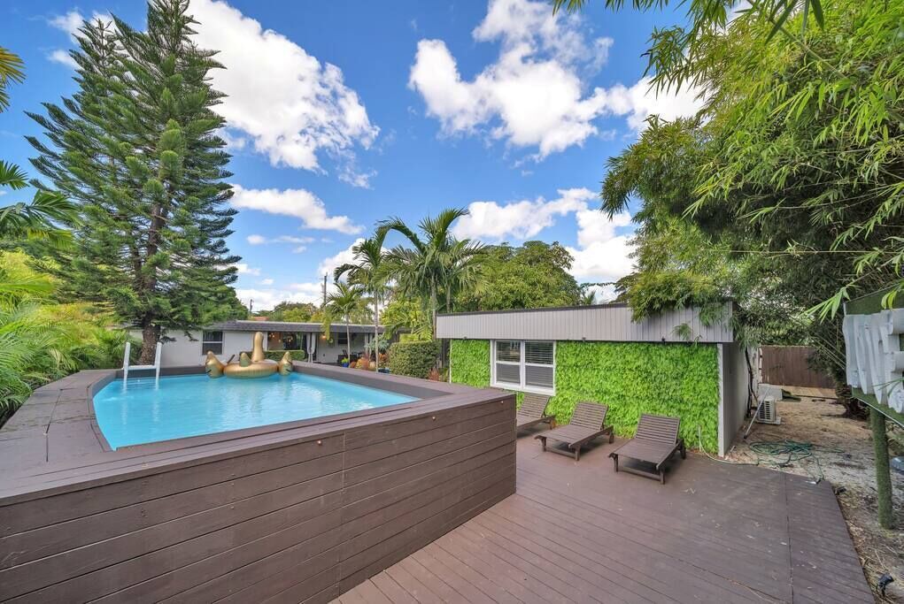 Photo of Outdoor in North Miami