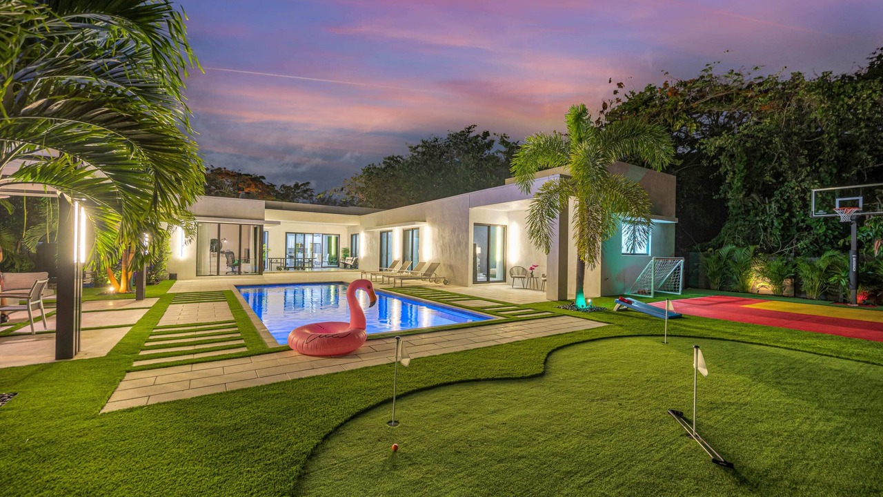 Photo of Outdoor in Golden Glades