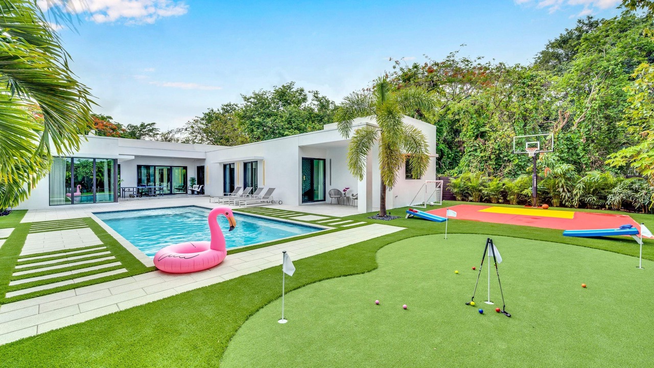 Photo of Outdoor in Golden Glades