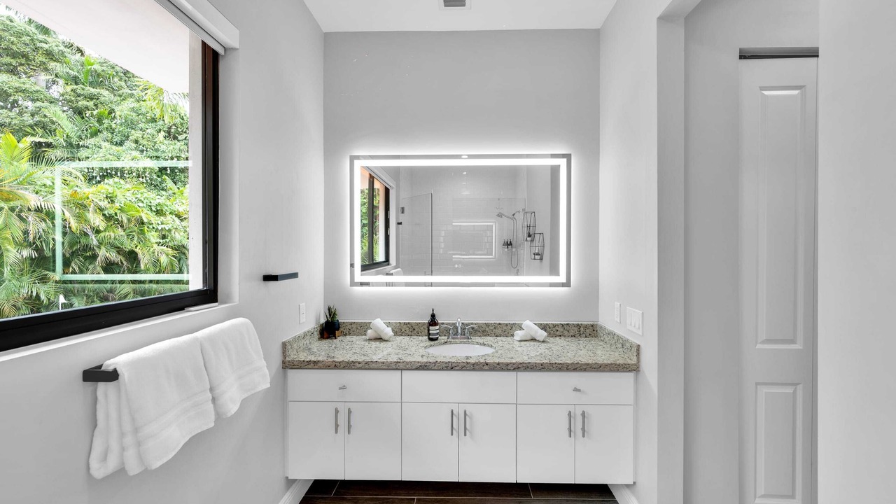 Photo of Bathroom in Golden Glades
