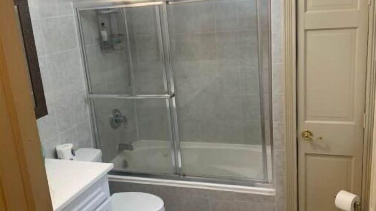 Photo of Bathroom in North Riverdale
