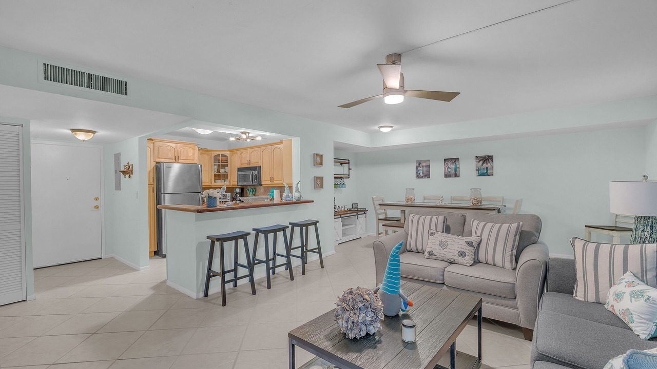 Photo of Livingroom in Pompano Isles