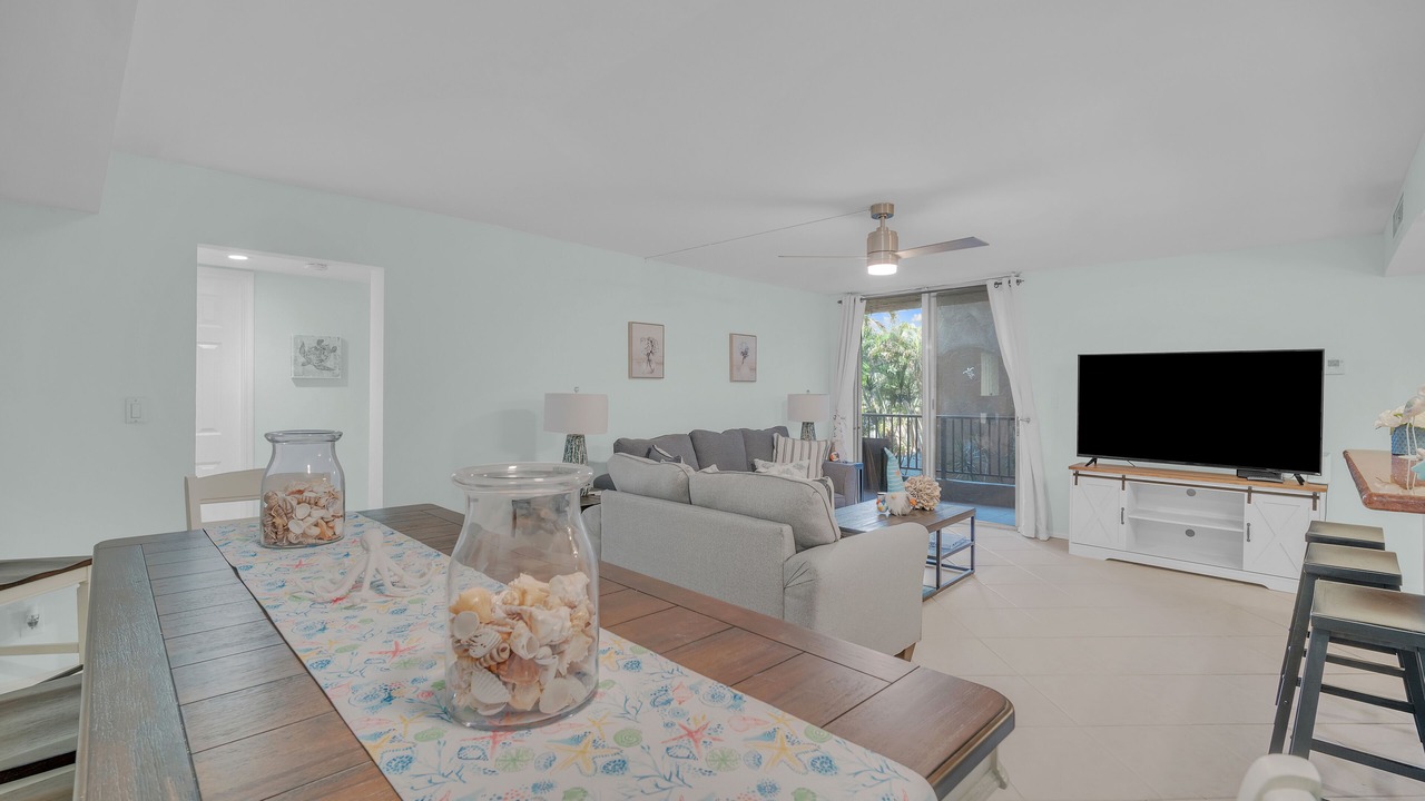 Photo of Livingroom in Pompano Isles