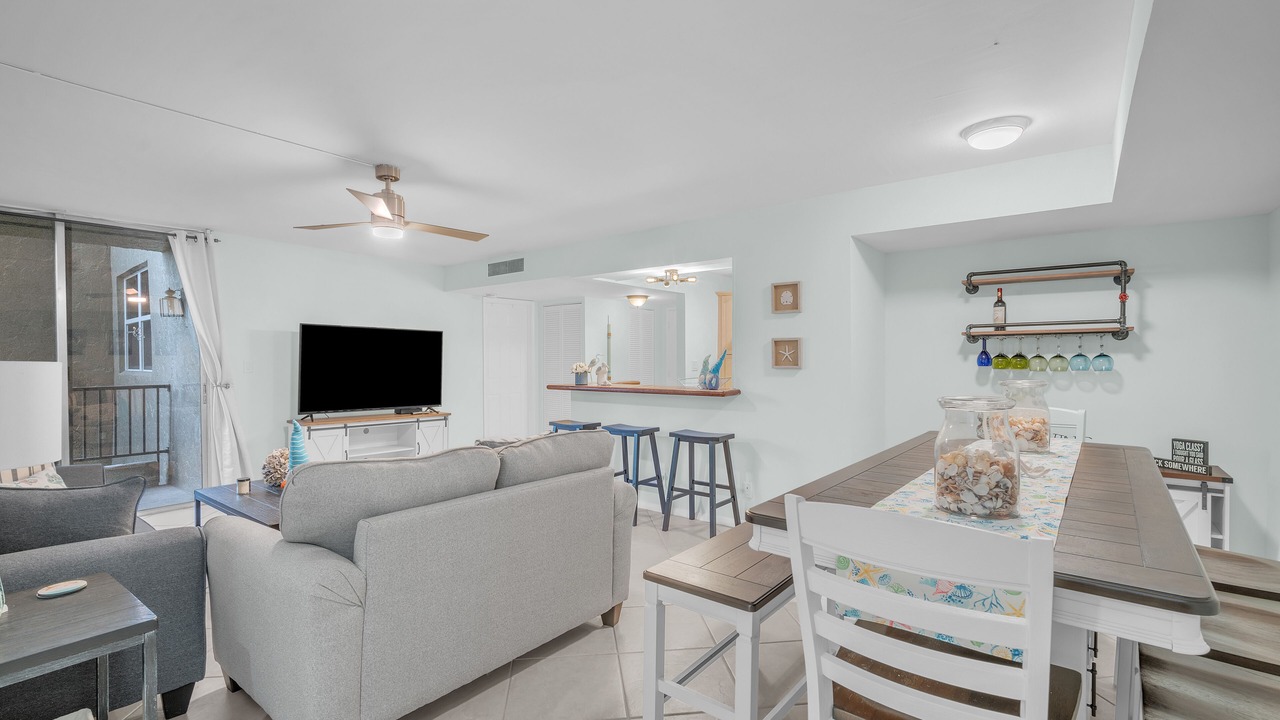 Photo of Livingroom in Pompano Isles