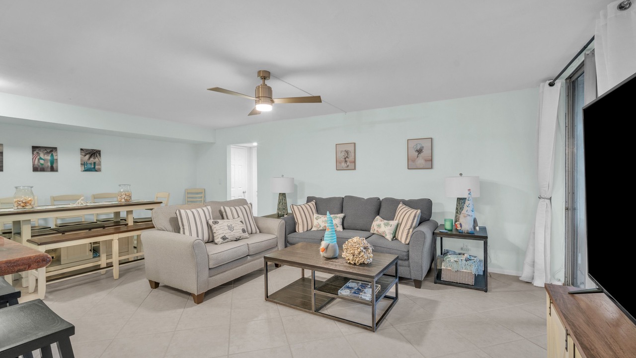 Photo of Livingroom in Pompano Isles