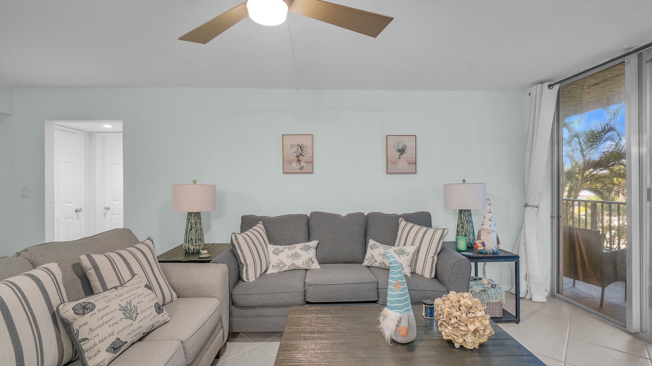 Photo of Livingroom in Pompano Isles
