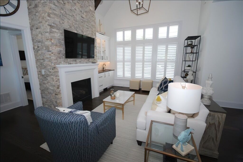 Photo of Livingroom in Country Club Estates