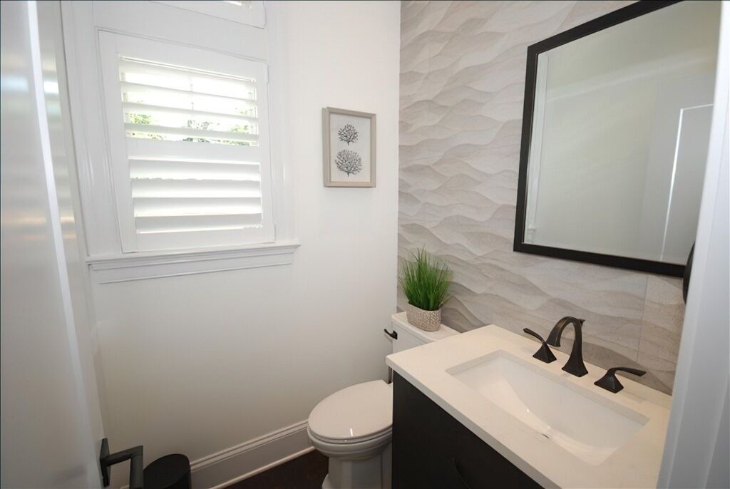Photo of Bathroom in Country Club Estates
