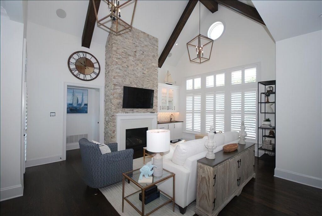 Photo of Livingroom in Country Club Estates