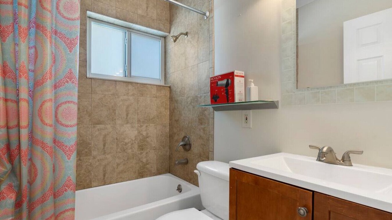 Photo of Bathroom in Croissant Park
