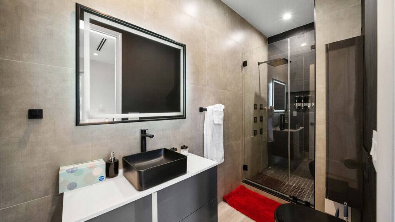 Photo of Bathroom in Victoria Park