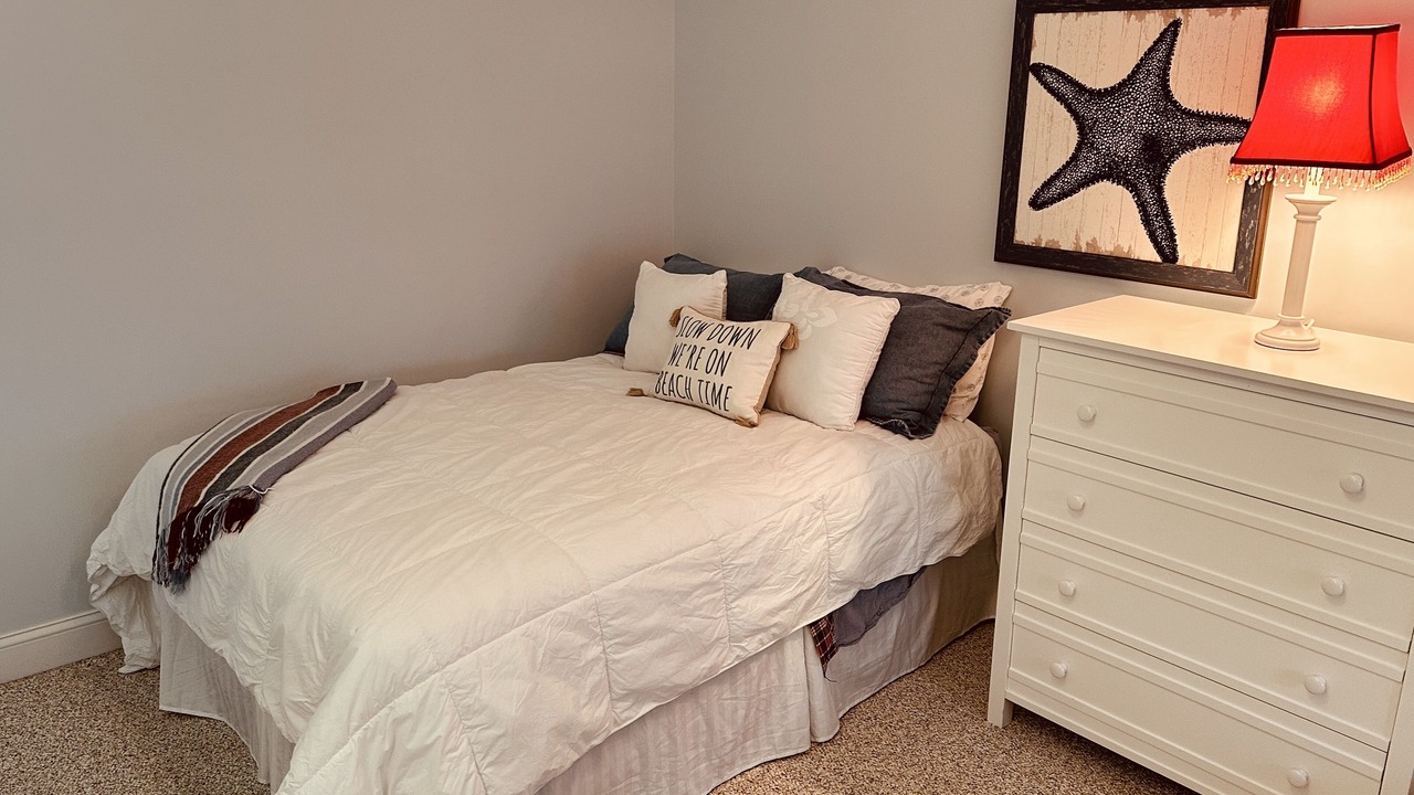 Photo of Bedroom in Henlopen Acres