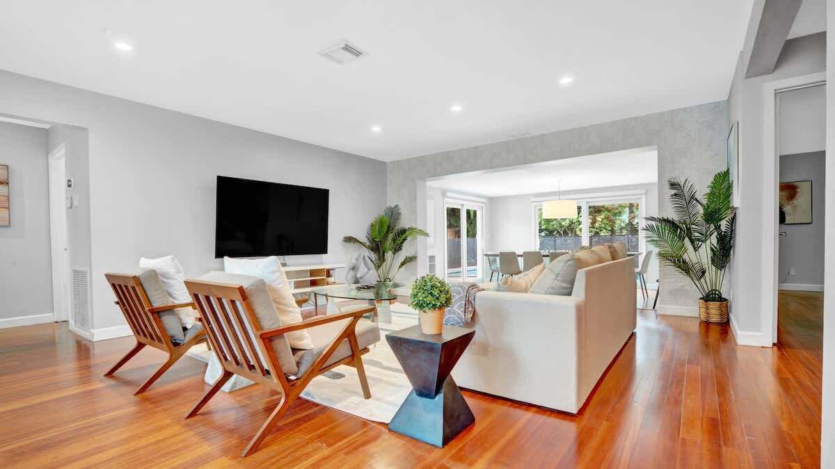 Photo of Others in Poinsettia Heights