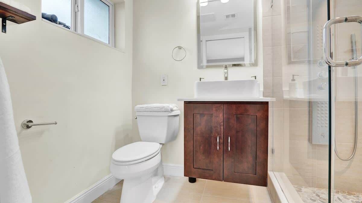 Photo of Bathroom in Poinsettia Heights