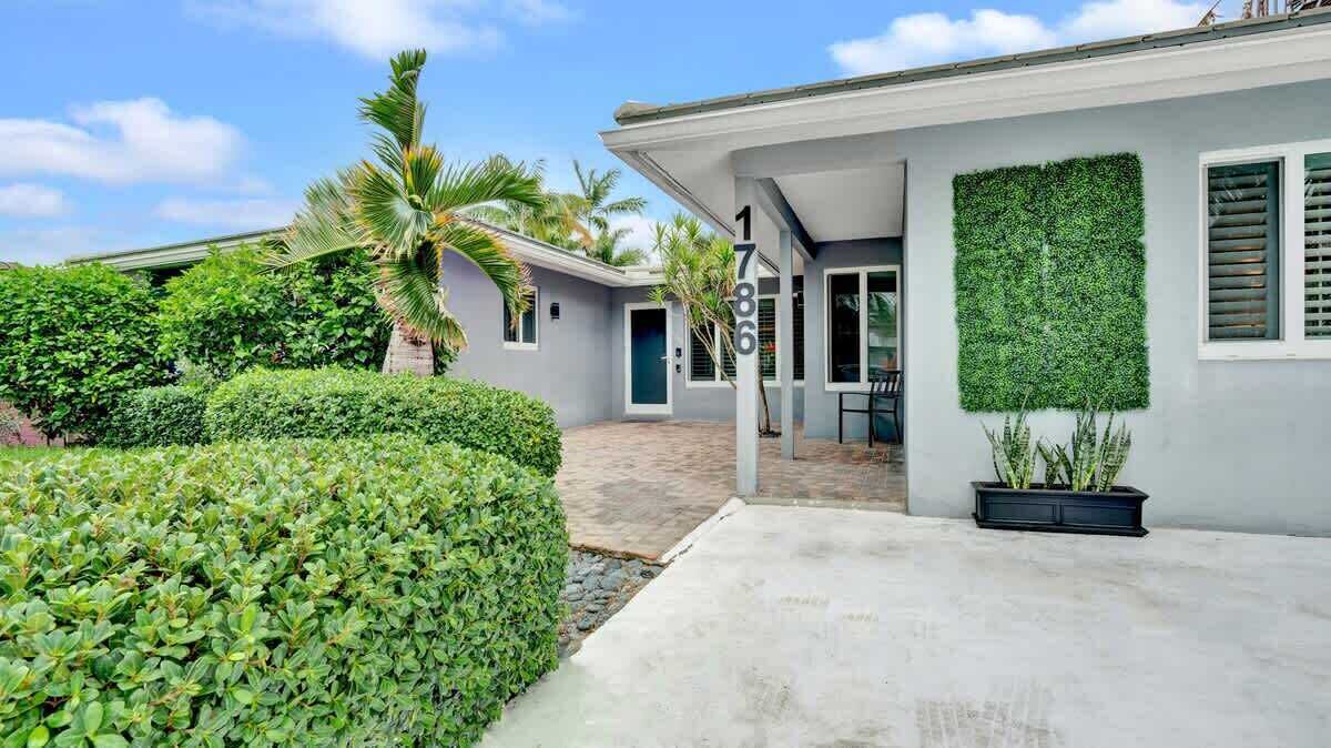 Photo of Outdoor in Poinsettia Heights