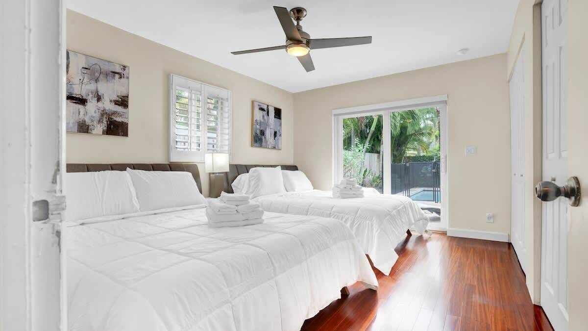 Photo of Others in Poinsettia Heights