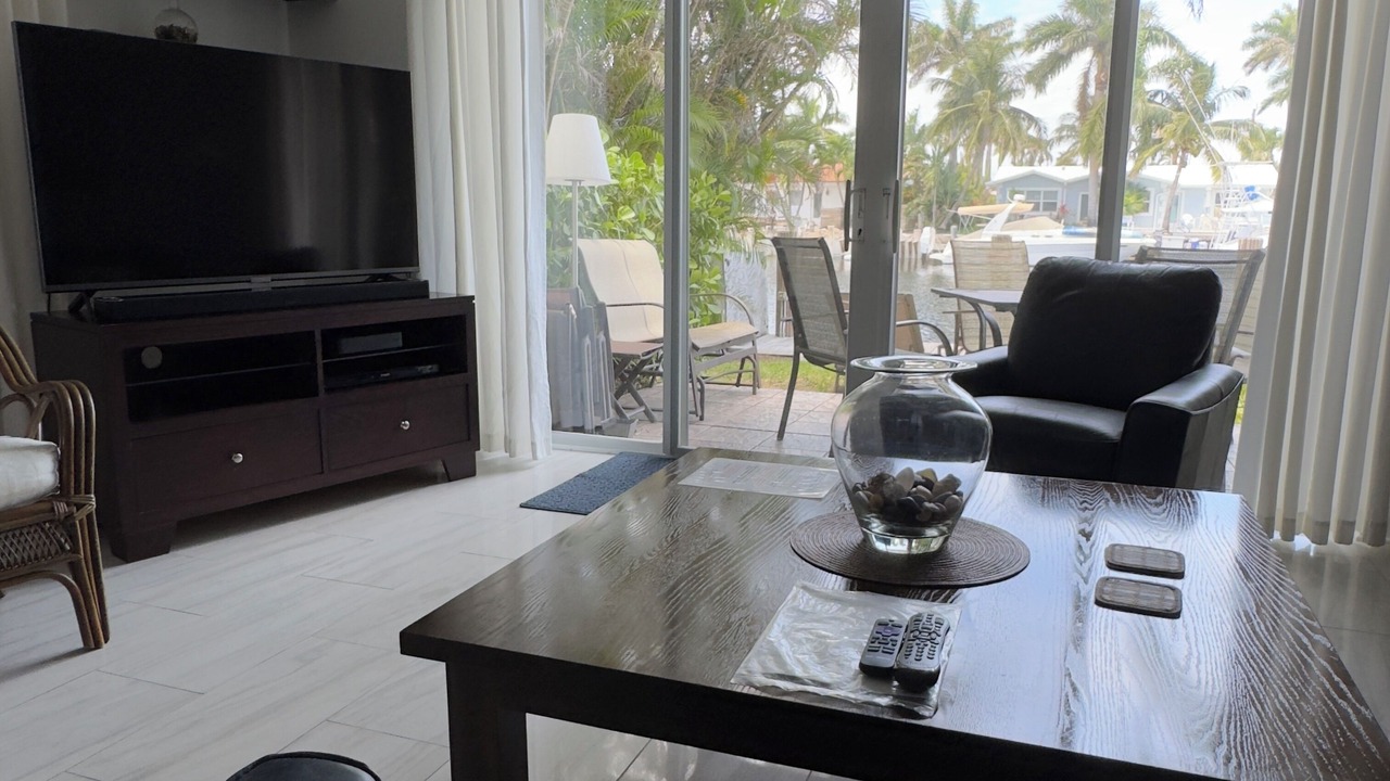 Photo of Livingroom in Harbor Village