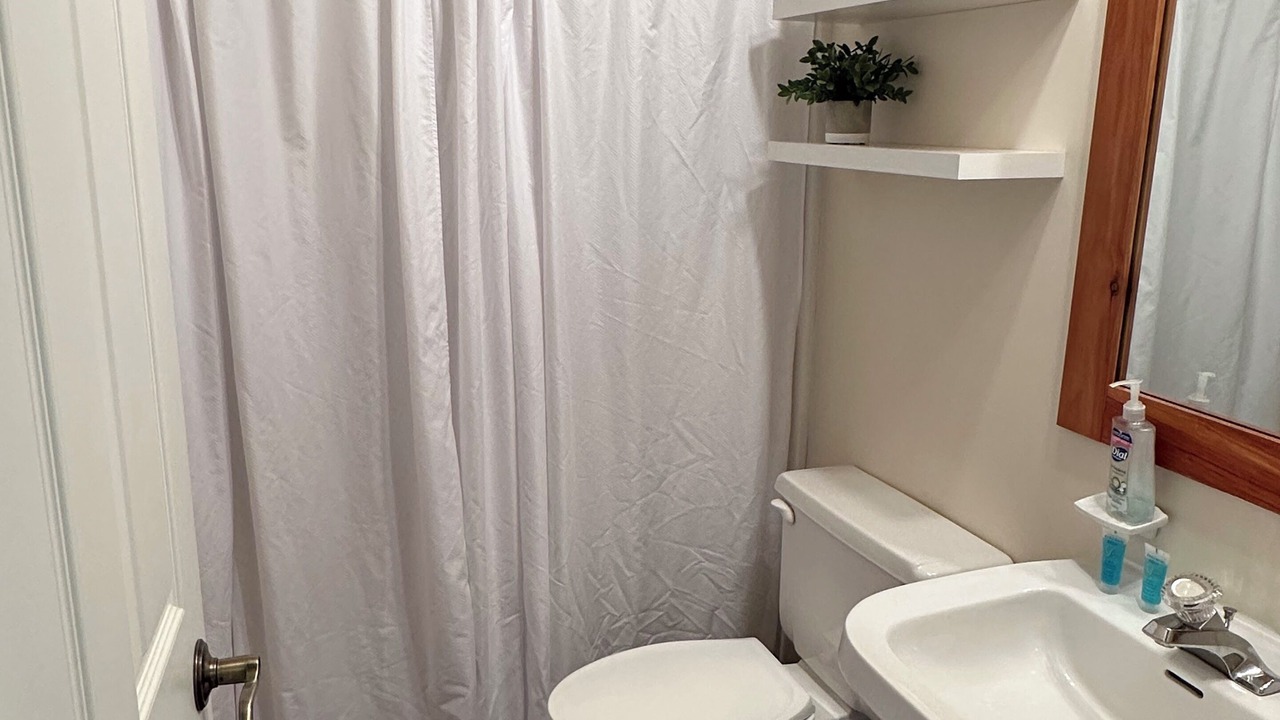 Photo of Bathroom in Edray