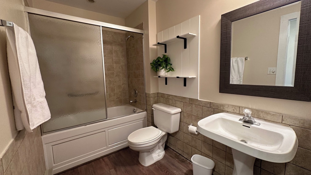 Photo of Bathroom in Edray