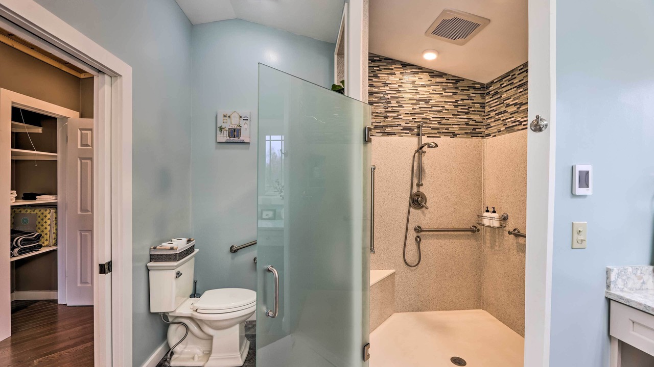 Photo of Bathroom in Edray